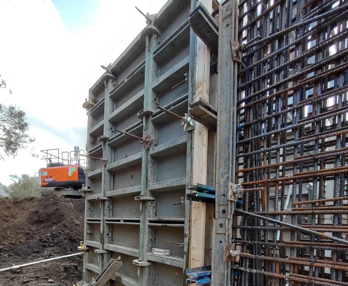 What are the requirements for British Standard 5975 Design Temporary Falsework?